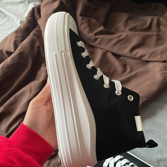 Brand new shoes, never worn before, I have 2 of them - Picture 5 of 5